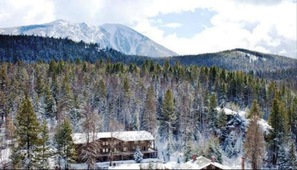 Belton Chalet Hotel West Glacier Exterior photo