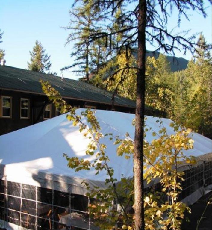 Belton Chalet Hotel West Glacier Exterior photo