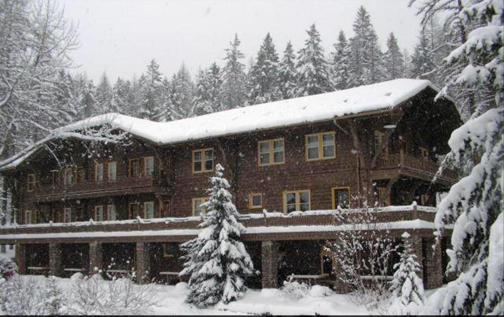 Belton Chalet Hotel West Glacier Exterior photo