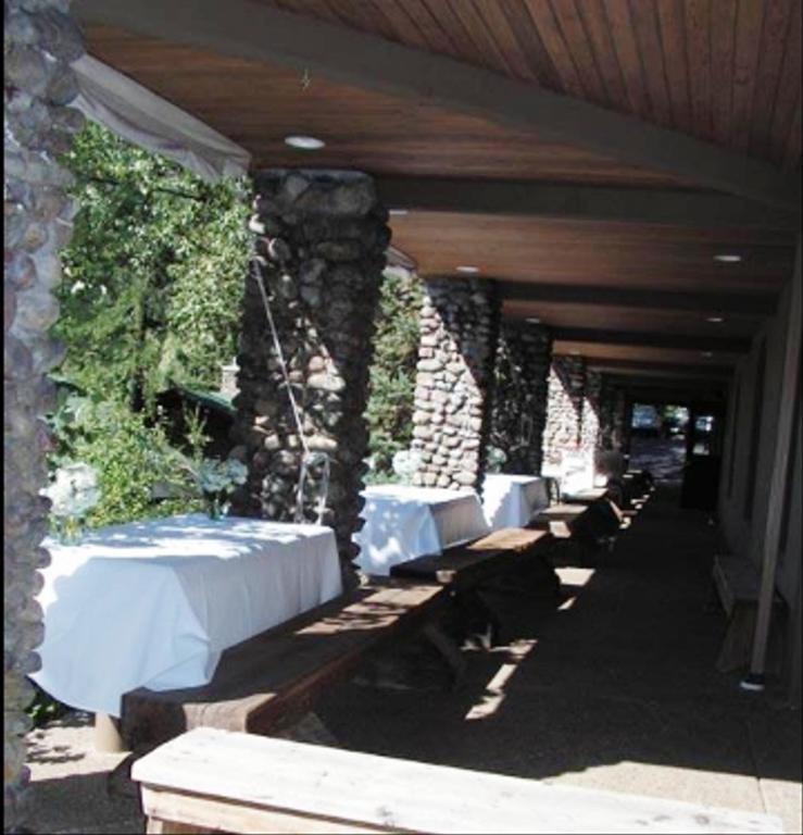 Belton Chalet Hotel West Glacier Exterior photo