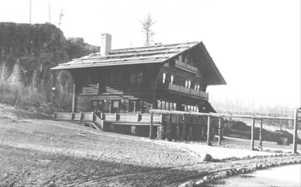 Belton Chalet Hotel West Glacier Exterior photo